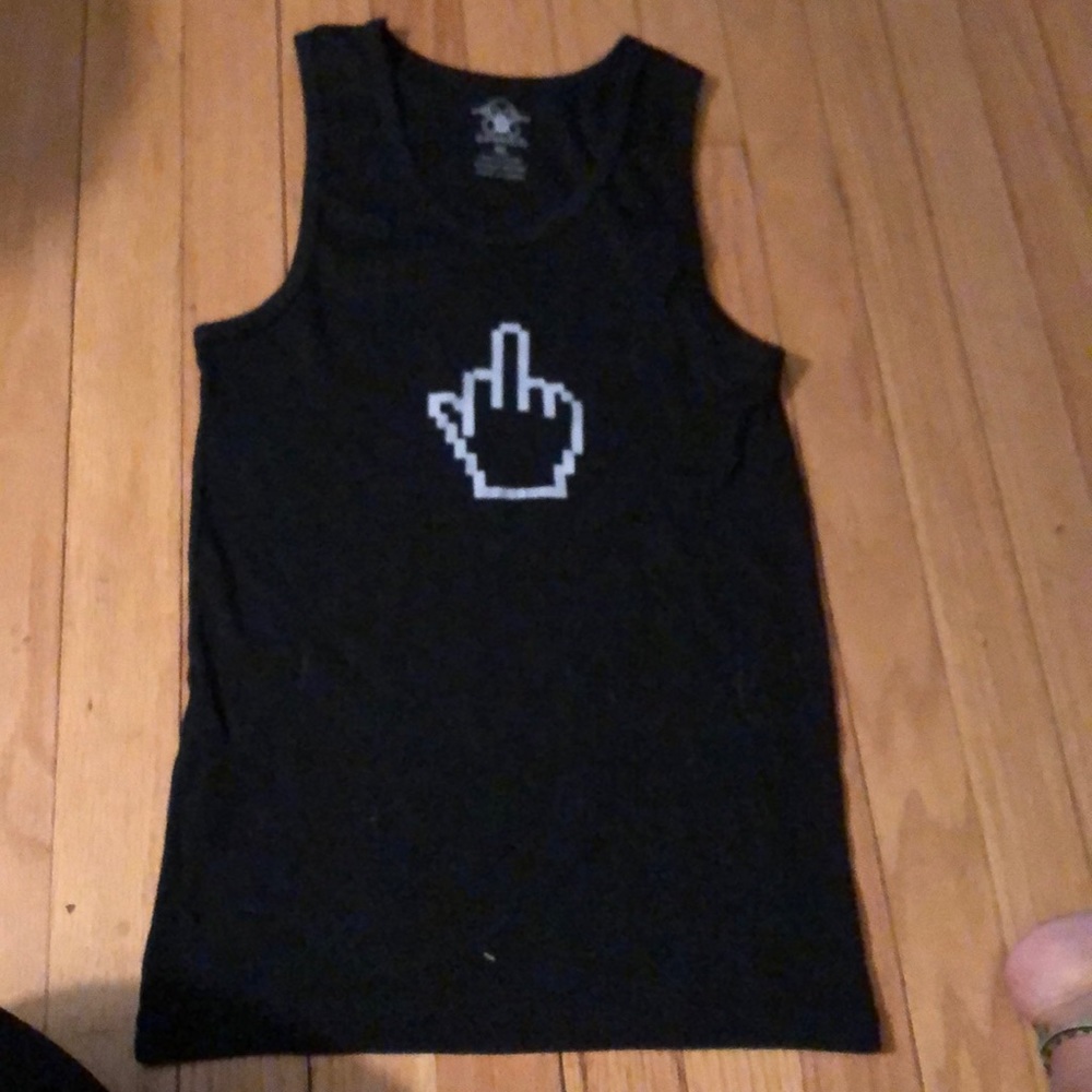 Middle finger tank